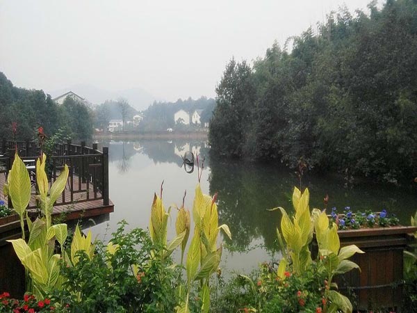 2014年公司員工活動——“蝶谷-靖港古鎮(zhèn)- 銅官窯一日自駕游” 2014年公司員工活動——“蝶谷-靖港古鎮(zhèn)- 銅官窯一日自駕游”